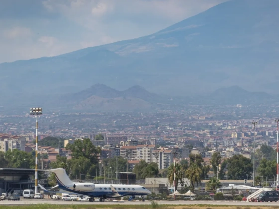 Csütörtök 16 óráig biztosan zárva marad a cataniai reptér az Etna-kitörések miatt