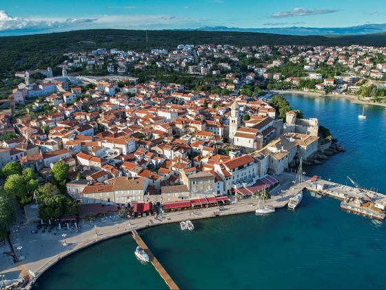 Két portugál turistát találtak, kettőt pedig még mindig eltűntek a tengeren Horvátországnál – közölték a mentők