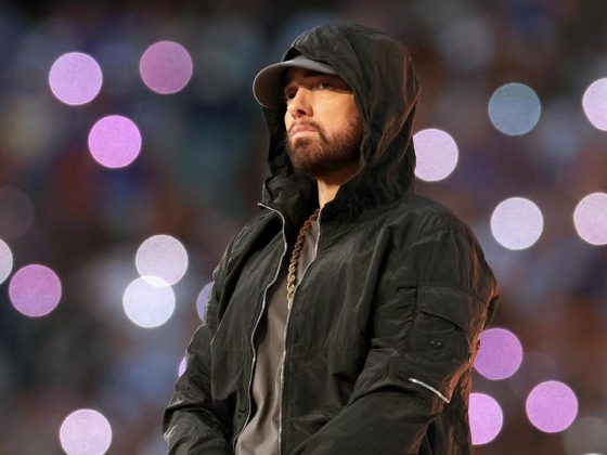 Eminem csatlakozik minden idők legnagyobb rockzenekarához