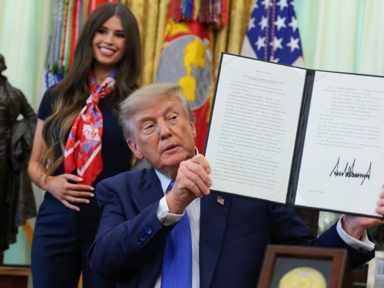Az összeesküvők által megalkotott „The Zapper” MAGA Influencer leállítja azt az állítást, hogy ő tartja ébren Trumpot