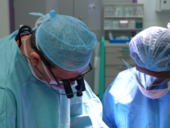 A vezető orvos megrója az NHS vezetőit a transzplantáció miatt
