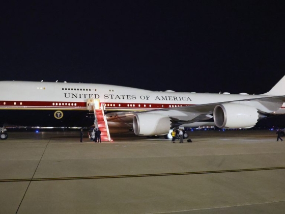 A második Air Force One-t is bevetették Trump titkos kimenekítési akciójában