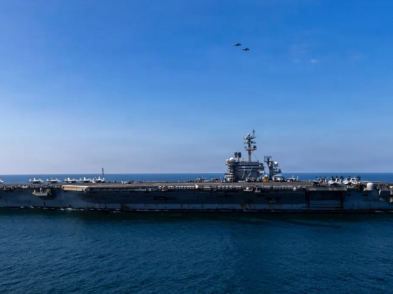 Már 250 napja nem jártak szárazföldön, két tengerész is megpróbált leugrani a USS Abraham Lincolnról