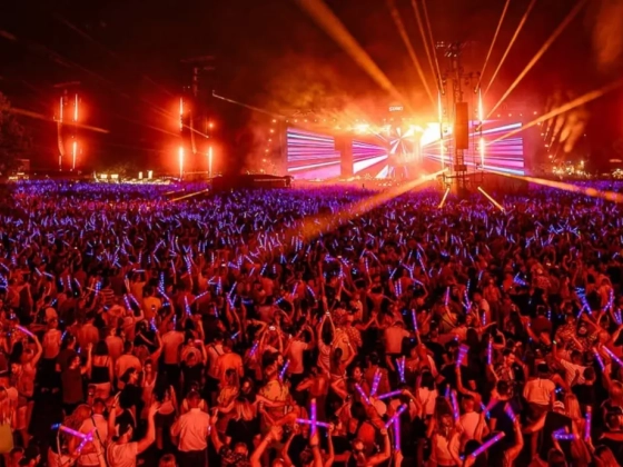 Büntetőeljárást indított a rendőrség a DJ Oti bulija után történt rosszullétek miatt