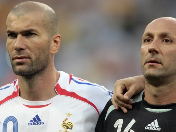 Zinédine Zidane és Fabien Barthez újra egy csapatban, bemutatták a francia futballválogatott új edzői stábját