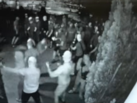Lengyel szurkolók egy pizzázóban rohanták le az Európa-liga meccsre érkező Fradi-drukkereket