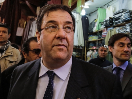 A rezidenciáján tartott szexpartikat a francia nagykövet, harminc nő fordult meg nála