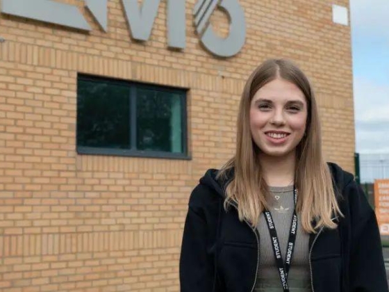 „Igazán keményen dolgoztam, és kifizetődő volt”: lelkesedés, idegesség és büszke szülők, ahogy a tanulók eredményeket érnek el