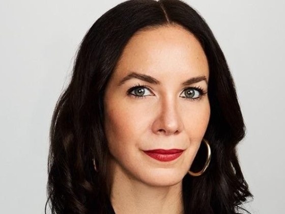 Ismerje meg Gabriela Schwartzot, a zeneiparban szerzett tapasztalatait a Julien's aukcióira elhozó vezetőt