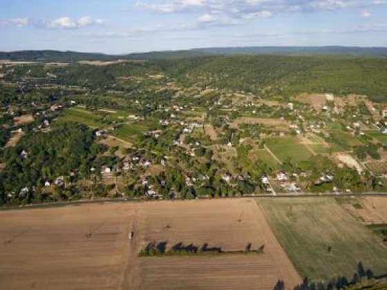 Tiszta Monaco: mágnesként vonzza a lakókat a Balaton környéki falu, már 29 országból költöztek ide külföldiek