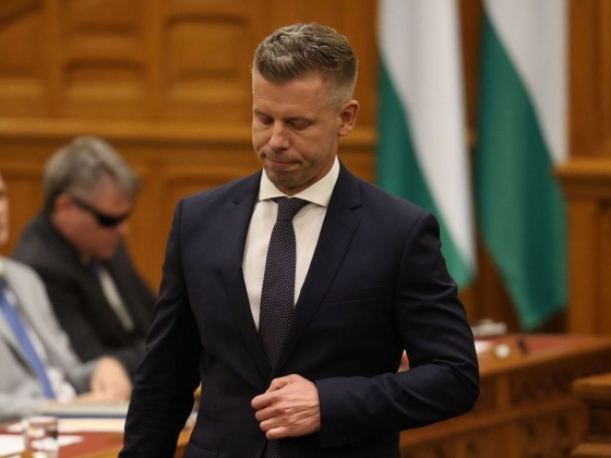 Ismét hazudtak? Mégis nyaralni mehetett Ausztriába az államtitkár