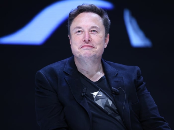 A Tesla 2025-ben 2,5 milliószor többet fizetett Elon Musknak vezérigazgatóként, mint átlagos dolgozója