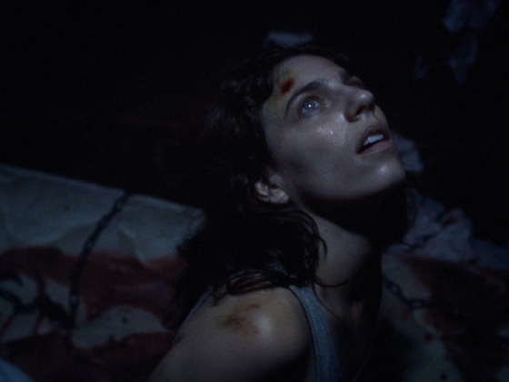 Hellcat recenzió – lakóautóba bebörtönzött nő egy csúnya túlélési horrorban