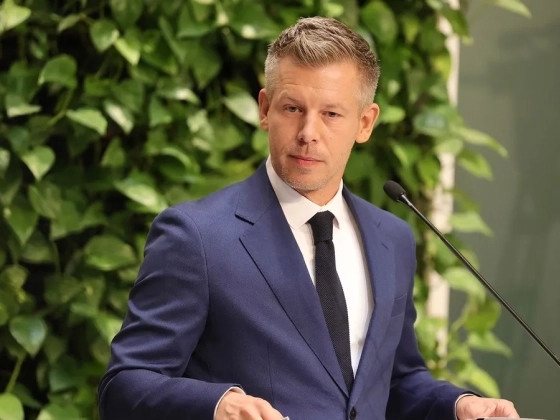 Ma ismét számot ad a kormány, Magyar Péter Vitézy Dáviddal tart sajtótájékoztatót