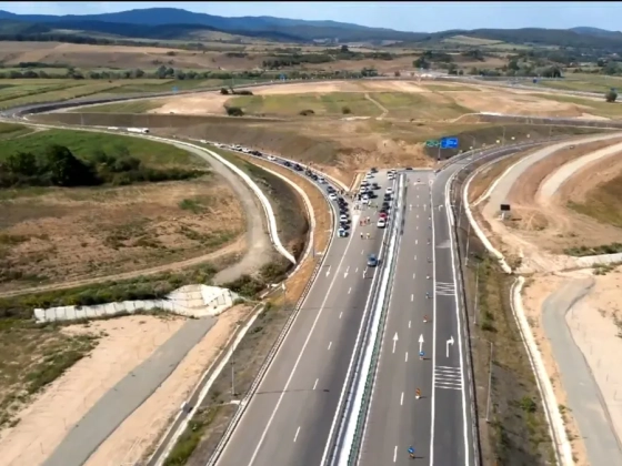 Több éves csúszás után fontos erdélyi autópályát adtak át - videó