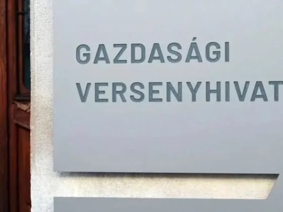 Több webáruház is óriási bírságot kapott a GVH-tól – milliárdokat kaptak vissza a magyar vásárlók