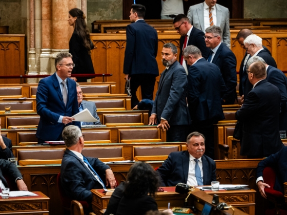 A hatalom ocsmánysága, az ocsmányság hatalma