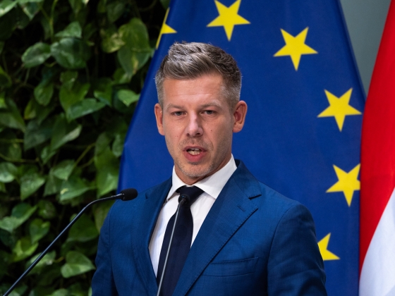 Magyar Péter: Orbán Győző, Tiborcz István és Schmidt Mária eddig semmit sem ajánlott fel a paksi építkezéshez