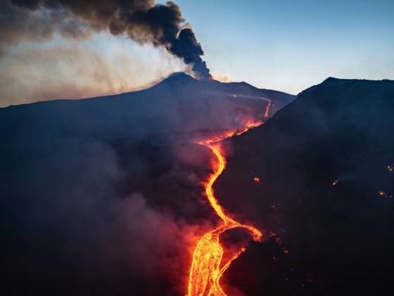 Az Etna miatt megint leállították a légiforgalmat a cataniai repülőtéren