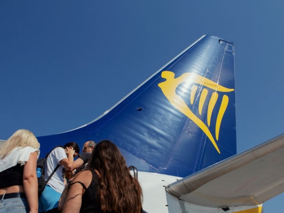 Megállapították, miért tört be a Ryanair gépének kabinablaka, és esett ki majdnem egy utas