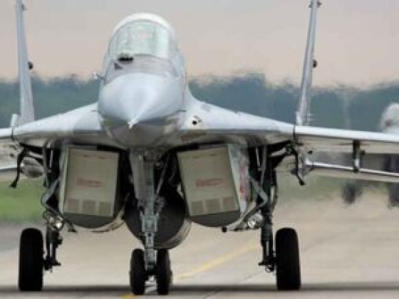Lengyel MiG-29-es fékhibát szenved leszállás közben, és két gumiabroncsa megsérül