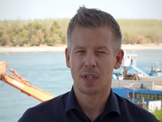 Magyar Péter Paksról jelentkezett be, durván odaszólt Orbán Viktornak