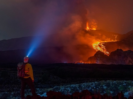 Az Etna vulkán hamuja miatt bezárják Szicília legforgalmasabb repülőterét az ünnepi csúcshéten