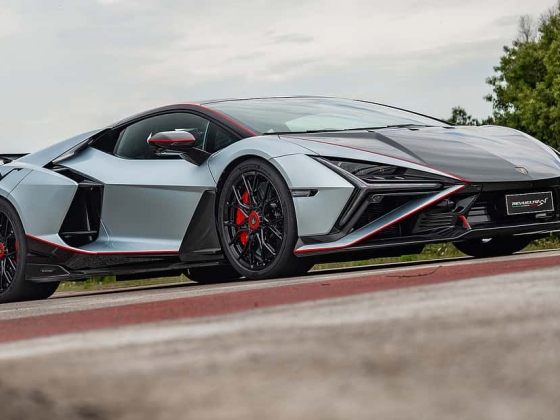Lamborghini Revuelto SV: A Lambo még soha nem volt erősebb vagy gyorsabb