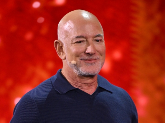 Jeff Bezos beszállt Szoboszlaiékhoz: óriási milliárdos üzlet a Liverpoolnál
