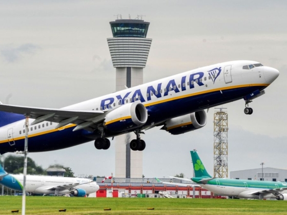 Rémálom egy Ryanair-gépen: utasok elájultak el és lettek rosszul a fullasztó hőség miatt