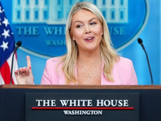 Karoline Leavitt hazugságokat hagy maga után. Mi lesz a következő Trump asszisztensével? | Arwa Mahdawi