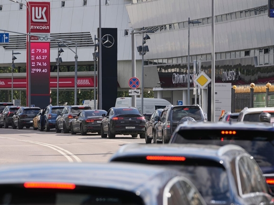 Oroszország elismerte, hogy újabb benzinhiány alakult ki a hosszú távú ukrán sztrájkok közepette