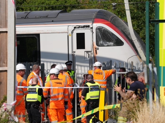 A National Rail szerint a hőség „kivételes kihívásokat” jelent, miután 24 óra alatt két vonat kisiklott