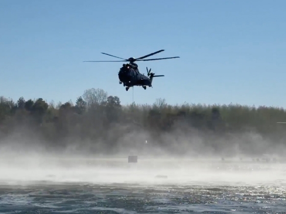 Süllyedő bárka, helikopterrel szállított betontömbök – felpörgött a munka Paksnál