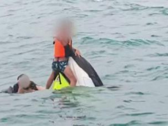 A pillanatnyi családot megmentették 16 óra jet-skiben lebegve Thaiföldnél