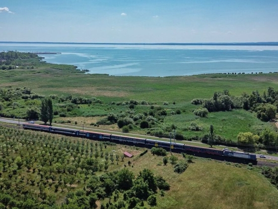 Hivatalosan is elkaszálták a balatoni körvasútat – magyarázatot követel a polgármester, Vitézy ismét keményen visszavágott