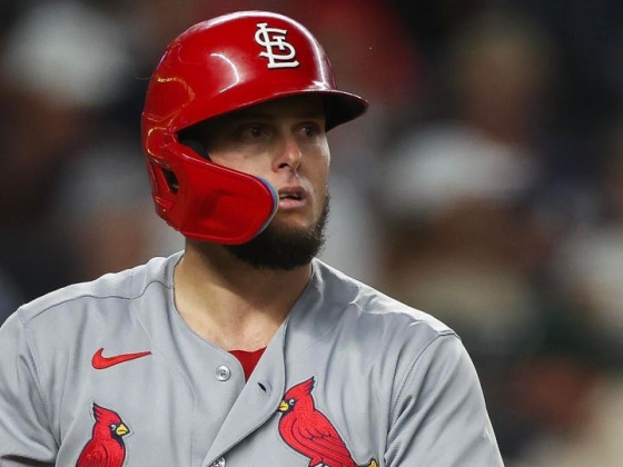 A Cardinals kivágta az újonc beugró játékost a brutális nyújtás közepette