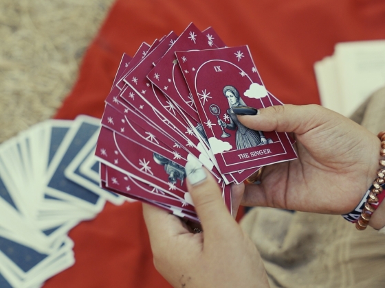 Tarot jóslás: néhány szerencsés fesztiválozó megtudhatta, mit tartogat számukra a jövő!-videó