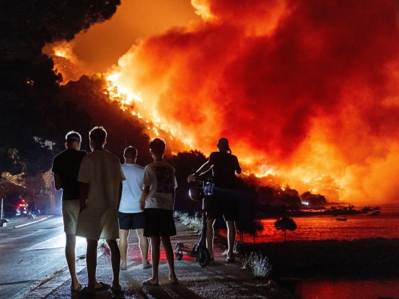 Gyors és összehangolt segítségnyújtás a horvátországi tűz sújtotta turistáknak