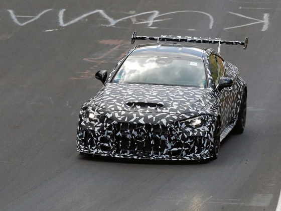 Mercedes-AMG Mythos Coupé: Limitált V8-as CLE millió dolláros áron