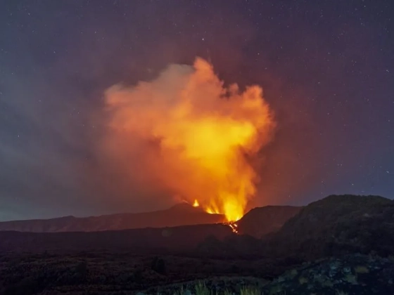 Újraindultak a járatok az Etna miatt lezárt szicíliai repülőtéren