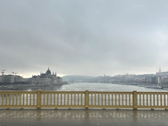 Jó hír: A hidegfront esőt és meredek hőmérsékletcsökkenést hoz Magyarországra!
