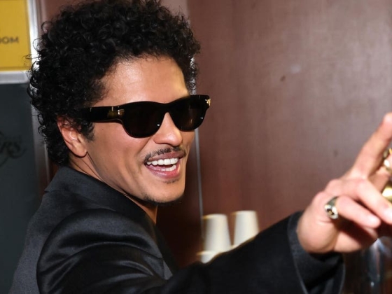 Bruno Mars minden idők egyik legjobb slágergyártója közé került egy új 1. számmal