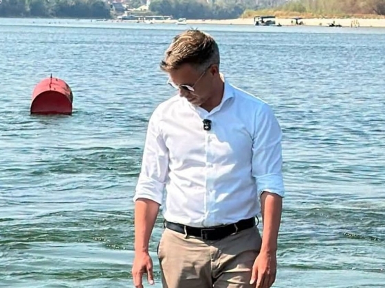 A miniszterelnök minden trükköt bevet, hogy politikai ellenfeleit lejárassa, de visszafelé sül el a fegyvere