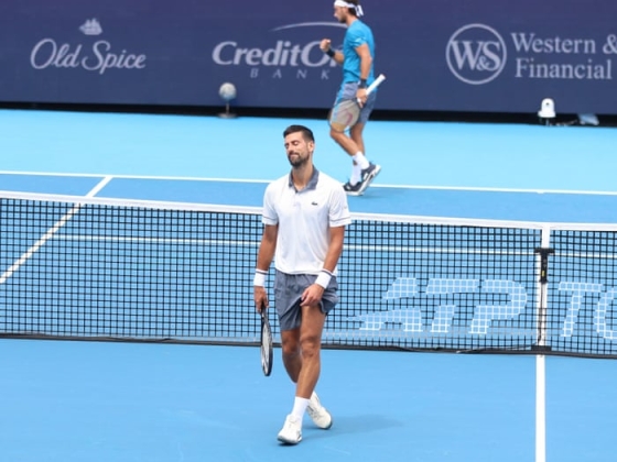 Novak Djokovic szenved a cincinnati hőségben, mivel Thiago Agustín Tirante sokkoló vereséget szenvedett