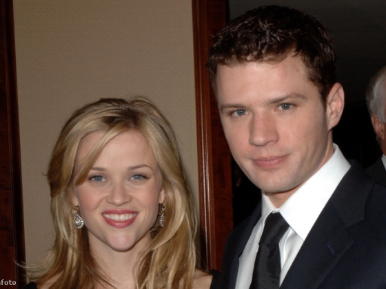 Nem káprázik a szemünk, Reese Witherspoon és Ryan Phillippe fia épp úgy néz ki, mint apja az ő korában