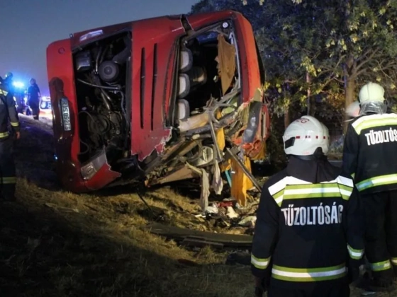 Rendkívüli: új részleteket közölt a rendőrség az M3-as busztragédiáról, elaludhatott a sofőr
