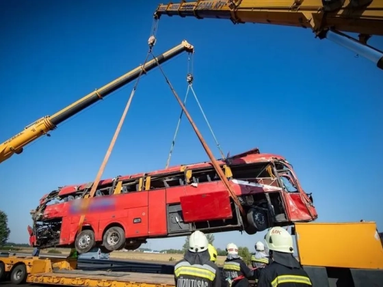 Lengyelország különgépet küld az M3-ason történt tragédia miatt