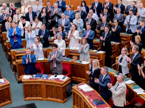 A Tisza-kormány változatlanul hagyná a sokat bírált alkotmánybíró-jelölési rendszert