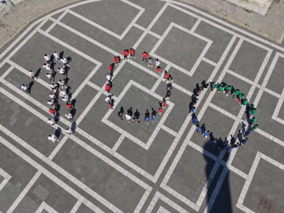 Papp László 100-emlékév: látványos flashmob a Hősök terén – videó